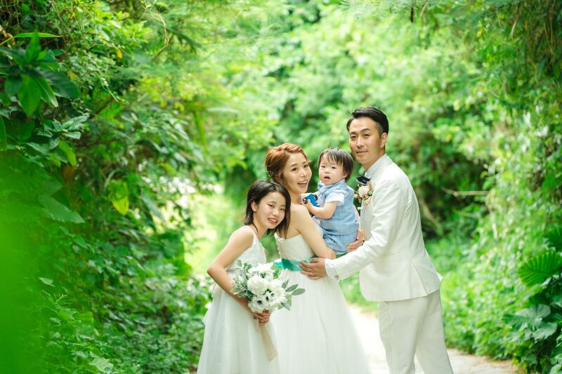 グリーンの小径で振り向きカット