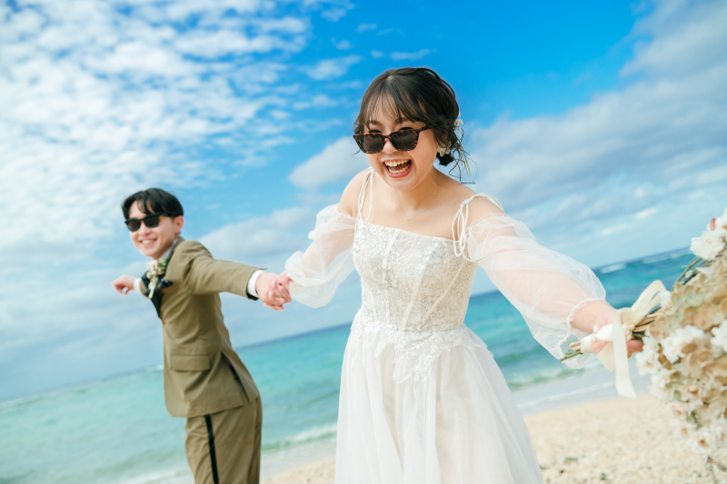 ビーチ撮影スタート!新郎様「いくよー!♡」