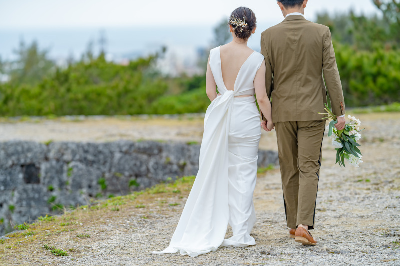 あえて顔を出さない後ろ姿ショット!