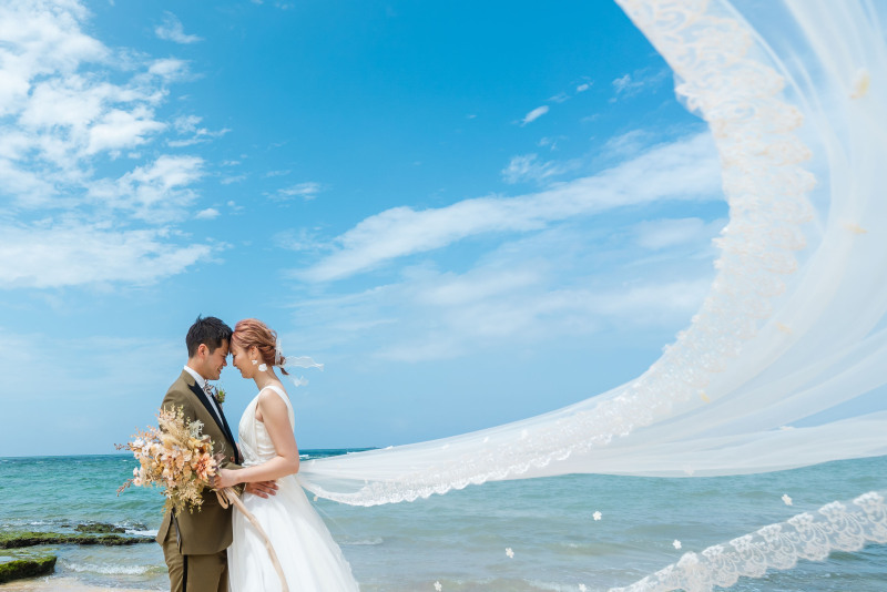 夏空と青い海