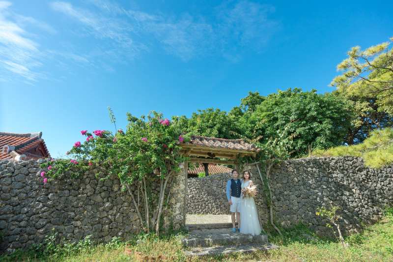 真っ青な空も祝福！