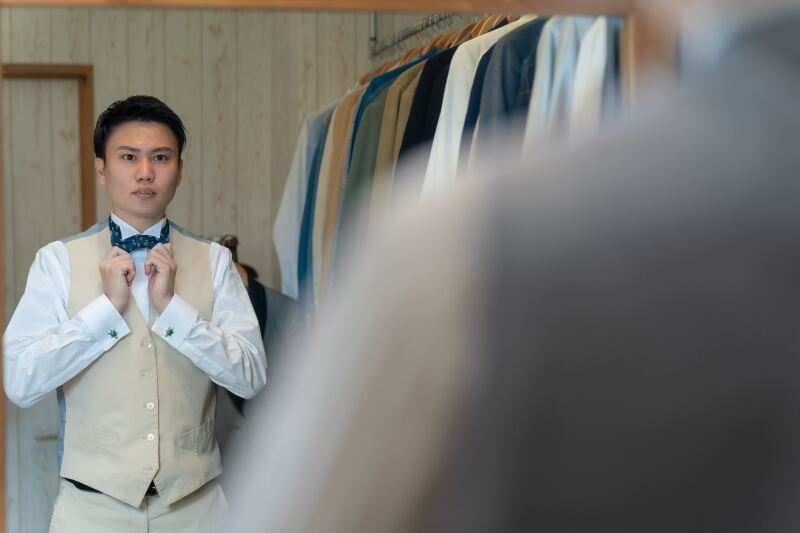 新郎様のお着替えが無事に完了いたしました