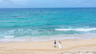 開放的なビーチで