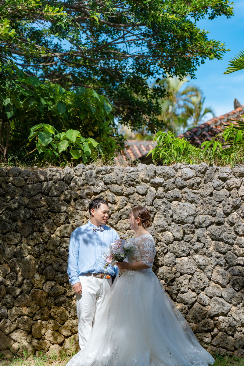石垣の前で撮影♪