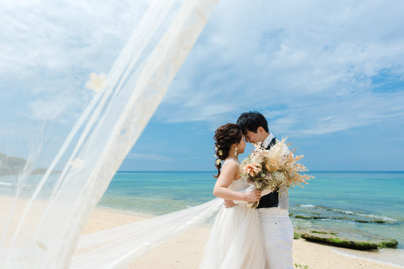 風にゆれるホワイトベール