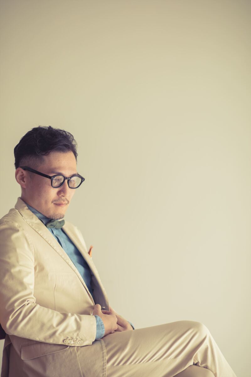 フォトジェニックな新郎様の魅力、素敵な男性の姿