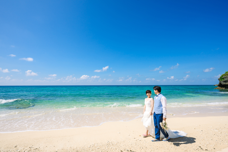 海辺を歩くお散歩シーン！