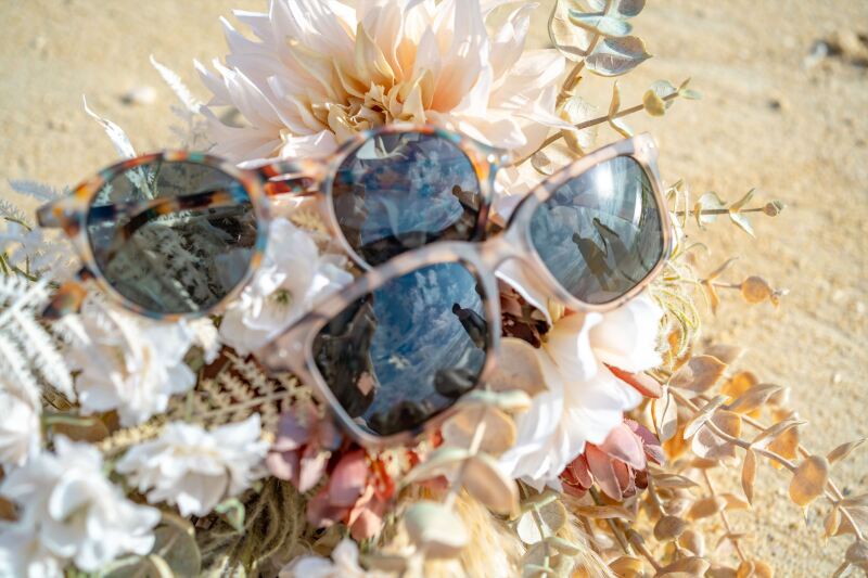 サングラスには！