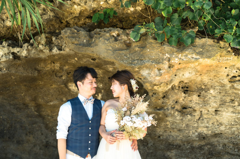 同じビーチで岩場でも撮影◎