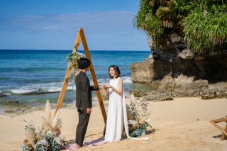 「ウエディングアーチ」+「アーティフィシャルフラワー」