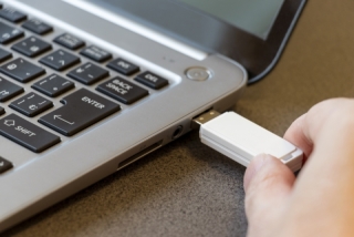 USBメモリー納品