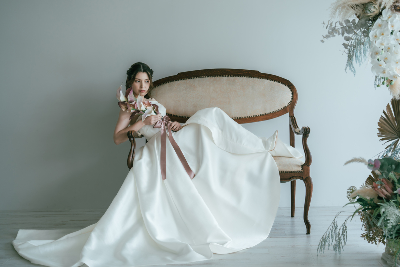 貸切サロンで周りを気にせずじっくり衣装選びができる