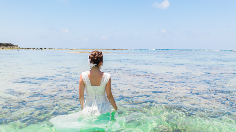 シエロ・イ・マーレ 沖縄 ~チャペルnature~_ウエディングドレスが豊富