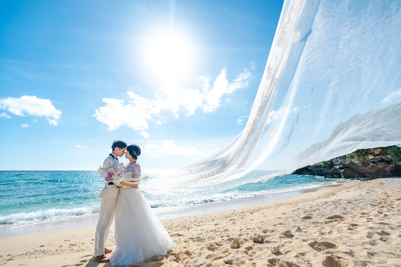 シエロ・イ・マーレ 沖縄 ~チャペルnature~_ウエディングドレスが豊富