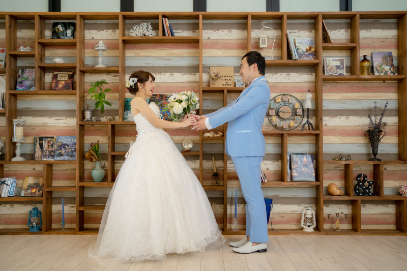 スタジオ内のフォトスポットにて。屋外だけの撮影ではなく、室内写真バリエーションも豊富なのが嬉しい。天候に左右されない写真が残せます。