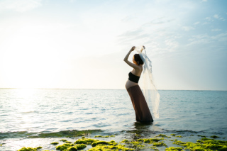 タニティの方もこの日限りの一枚を。新郎新婦だけではなく、沖縄撮影を希望される方には、どのような場所でどのような写真を残したいのかも相談可能です。