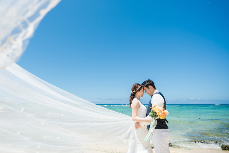 【撮影日6ヶ⽉以上先対象・ドローン空撮付】早割いま得プラン / ビーチ&チャペル・150カット・ヘアメイク&ドレス&衣装小物込