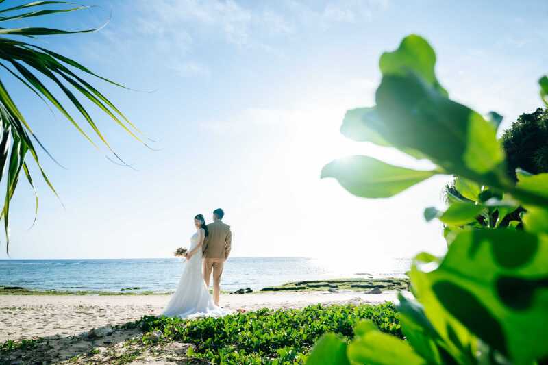 【価格変動なしの⾐装ランクフリープラン】ドレス 2 着付きビーチ&チャペル撮影|今だけグレードアップドレスも全てコミコミで♪