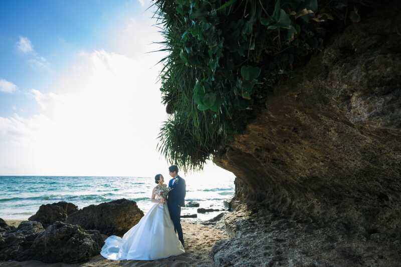 【ロケ地3ヵ所チョイスプラン】 チャペル、琉球の街並み、ガジュマル広場、ビーチ、シエロスタジオの5つの中から撮影場所を3つ選べる