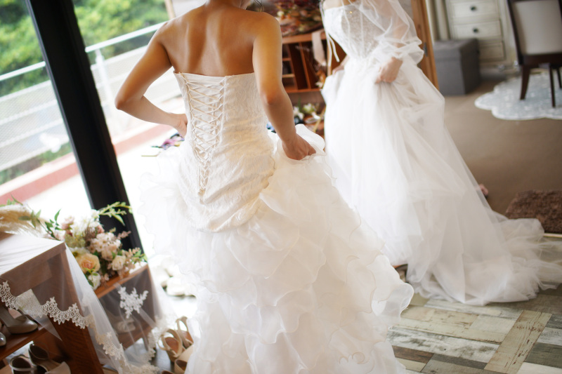 【貸切スタジオ&隠れ家風プライベートビーチでの撮影】LGBTQ+ビーチフォトプラン/ビーチ撮影・130カット・ヘアメイク&衣装込