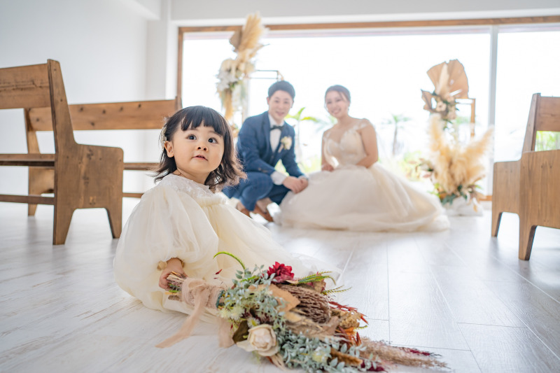 【お子様連れ歓迎☆貸切スタジオ&ベビーシッター付 】安心ファミリープラン/ビーチ&チャペル・150カット・ヘアメイク&ドレス込★