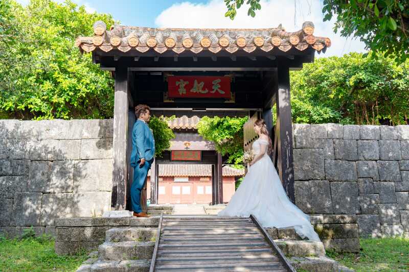 【ロケ地たくさん✨読⾕ 4 ヶ所フォトツアー 】3〜5⽉撮影限定！チャペル＆ビーチ＆琉球の街並み＆グリーン120カット付