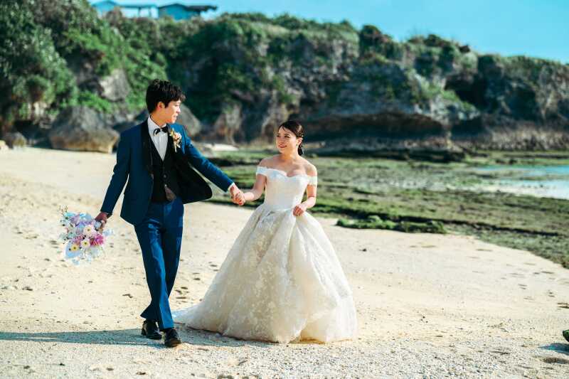 【ロケ地3ヵ所チョイスプラン】 チャペル、琉球の街並み、ガジュマル広場、ビーチ、シエロスタジオの5つの中から撮影場所を3つ選べる