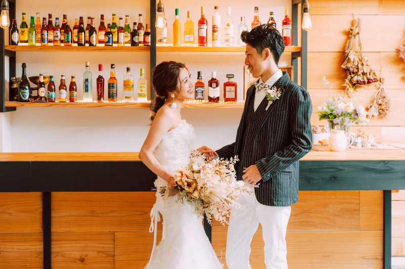 【どちらかが40代以上の方限定】OKINAWAアニバーサリーフォトプラン☆ビーチ&チャペル他・100カット・ヘアメイク&衣装込☆