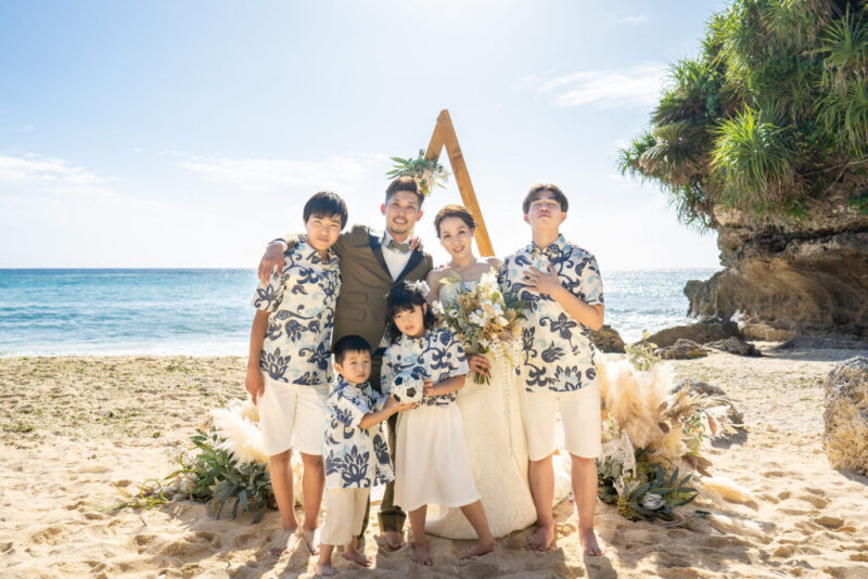 【オリジナル挙式×リゾートロケ撮影】海に一番近い挙式プラン|挙式&ロケーションフォト150カット・ヘアメイク・衣装・挙式装飾付