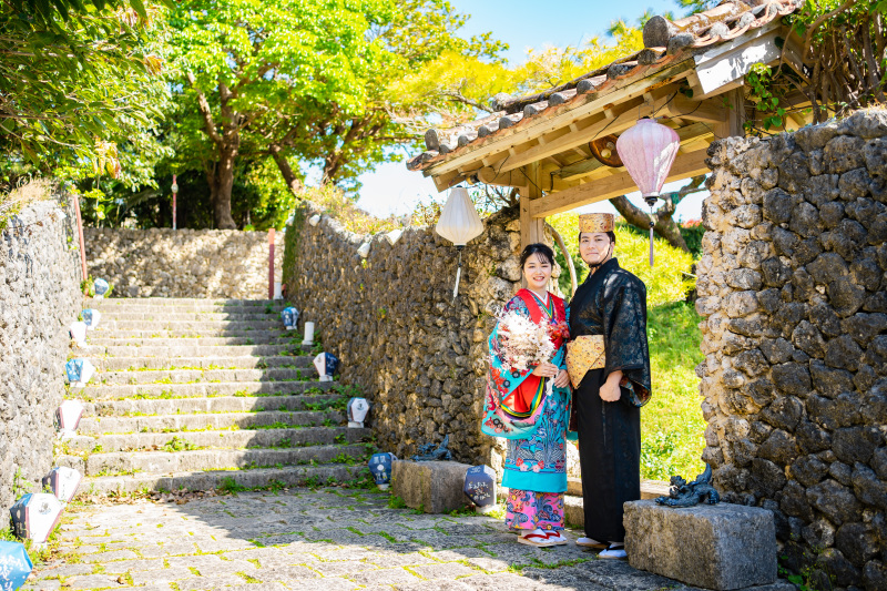 【沖縄伝統衣装】ウチナースガイフォトトリップツアー★☆ビーチ他2カ所で撮影・160カット・ヘアメイク&衣装(ドレス&琉装)込★☆