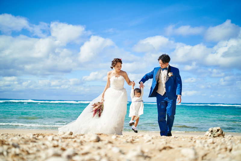 【お子様連れ歓迎☆貸切スタジオ&ベビーシッター付 】安心ファミリープラン/ビーチ&チャペル・150カット・ヘアメイク&ドレス込★