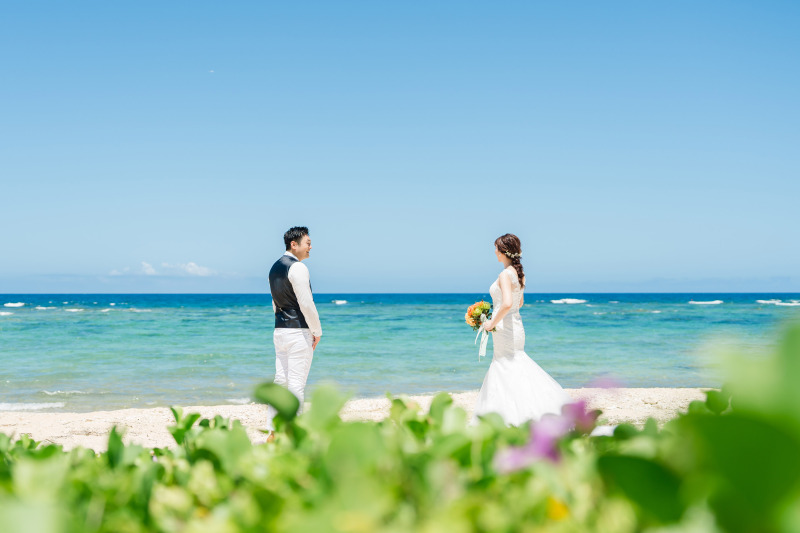 【10月お申込み限定プラン★ 通常価格から30,000万円お得!+オリジナル線画デザ インプレゼント】ビーチ&琉球の街並み撮影★