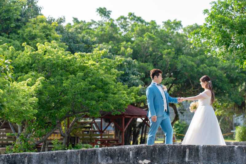 【沖縄を体験！むら咲むらフォトプラン】ビーチとこの場所でしか残せない思い出を◎120カット・ヘアメイク・ドレス・タキシード込み