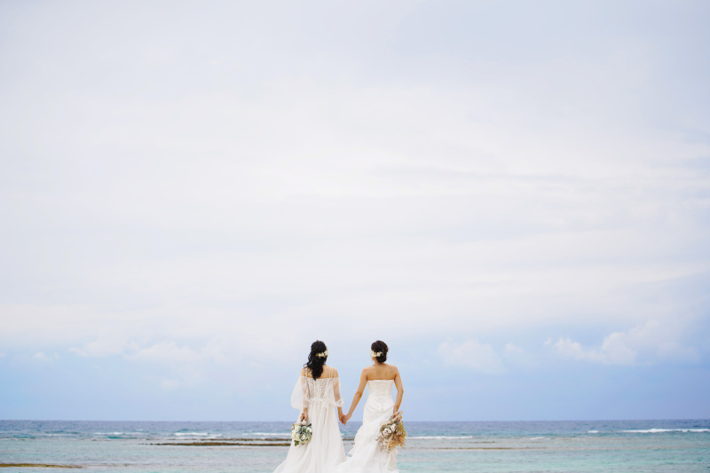 【貸切スタジオ&隠れ家風プライベートビーチでの撮影】LGBTQ+ビーチフォトプラン/ビーチ撮影・130カット・ヘアメイク&衣装込