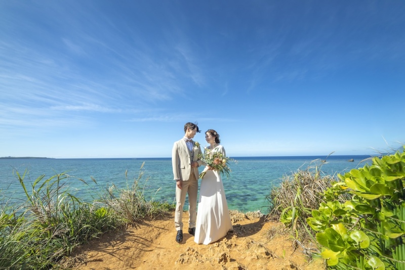 【ザネー浜＆チャペル2箇所撮影！フォトジェニックプラン】沖縄の海を満喫できる新プランの登場！150カット・ヘアメイク＆衣装込
