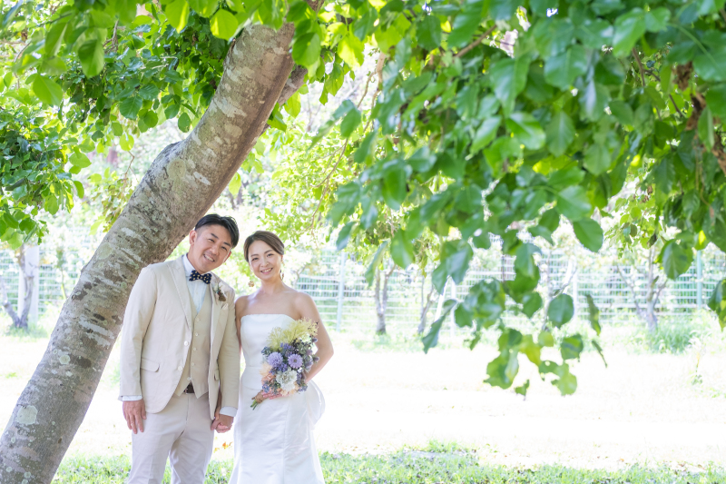 【3〜4月限定！リゾートフォトプラン】沖縄を満喫！ビーチ＆南国グリーンでの2箇所撮影☆120カット・ヘアメイク・衣装・アテンド込