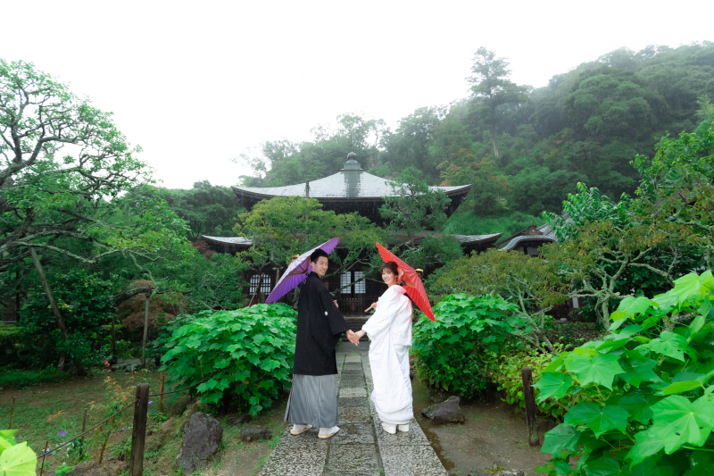 お堂の前にて。