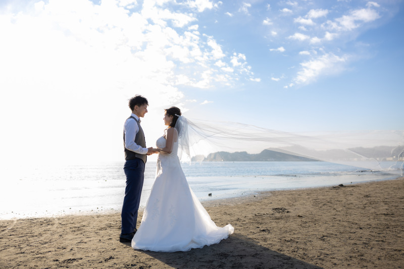 ロングベールが風になびいて。