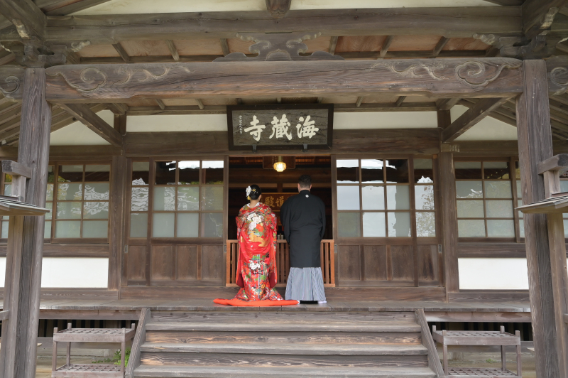 心静かに、手を合わせて。