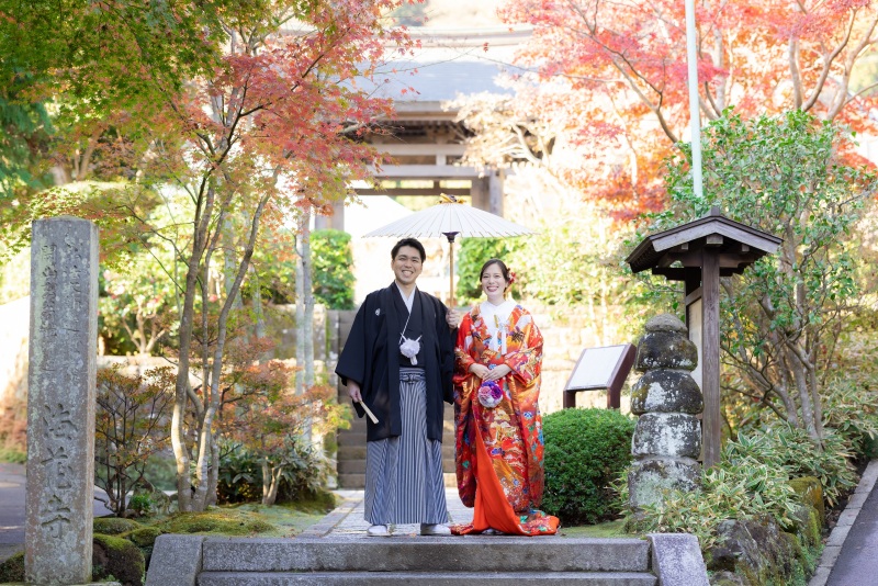 紅葉の見頃を迎えた海蔵寺へご案内。