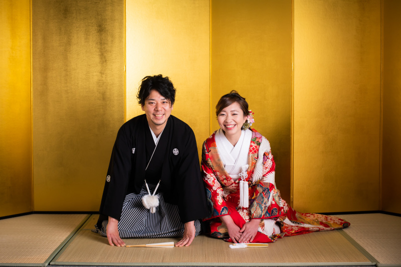 まずは、金屏風での撮影から