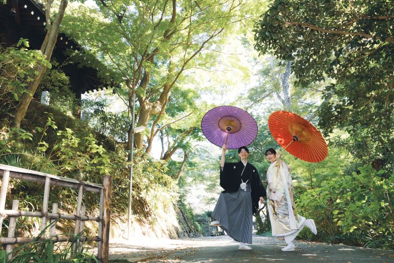 《 片足ショット 》