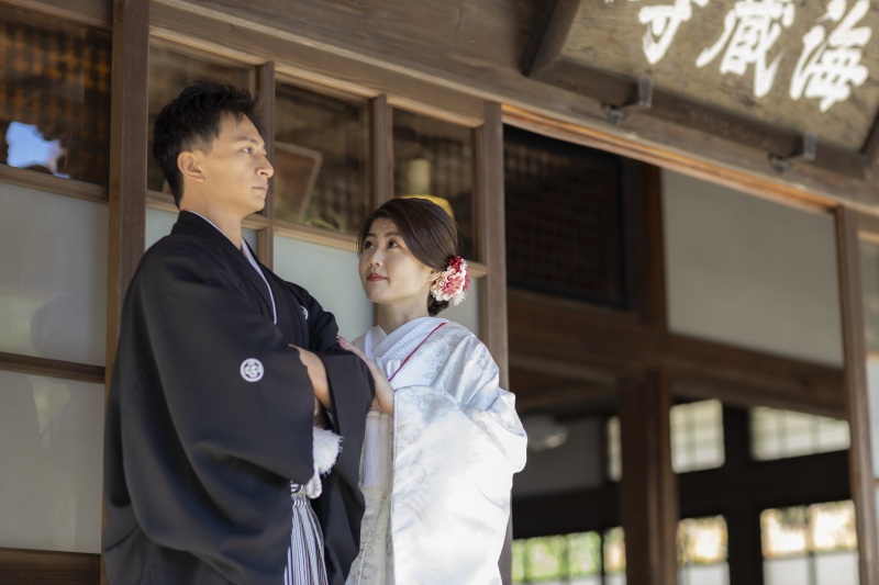 白無垢へ掛け替え。