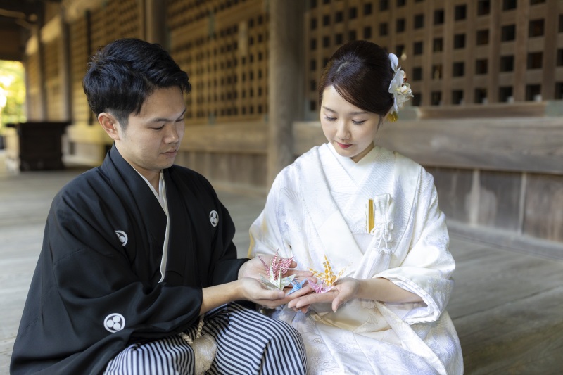 お二人でご用意された折り鶴たち。