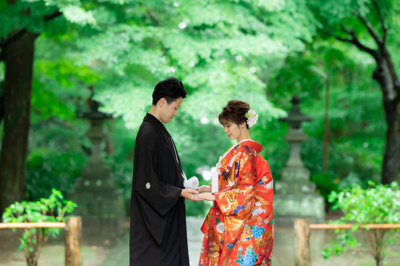 みずみずしい緑の美しさを背景に。