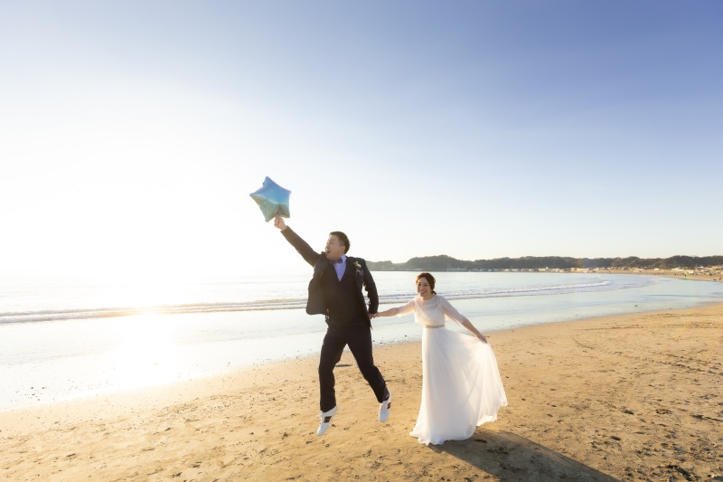 材木座海岸では、お二人の世界♡