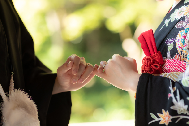 小指をからめて、指切りげんまん～♪