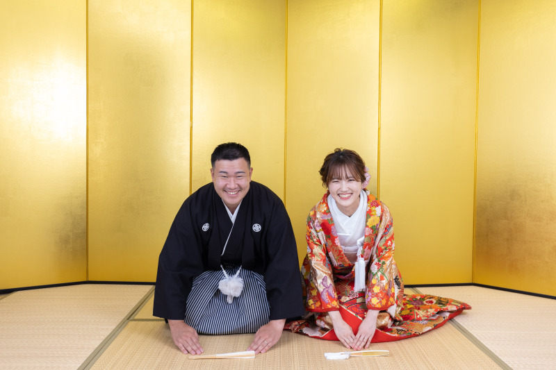 ラストは正座で、結婚報告のご挨拶。