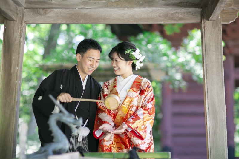 手水舎での涼しげなワンシーン。