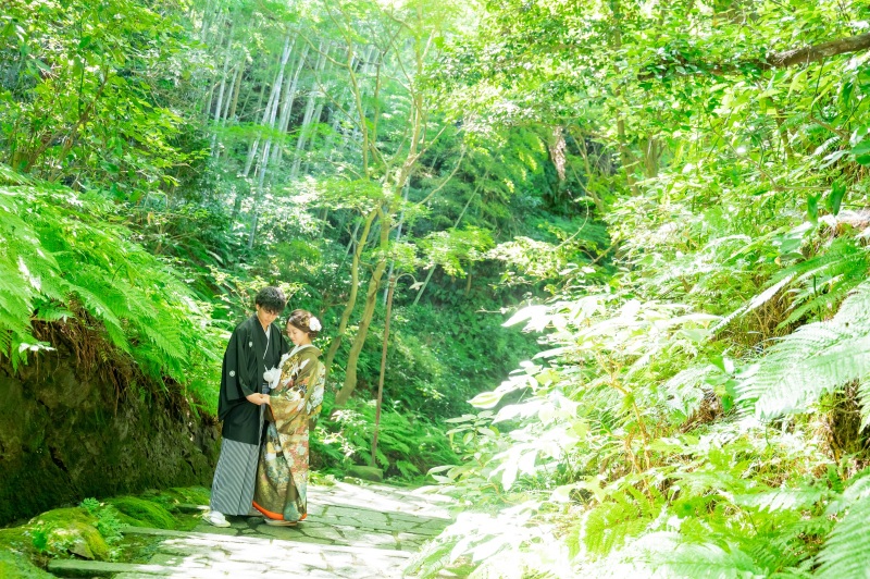 緑に囲まれた、お二人だけの世界。